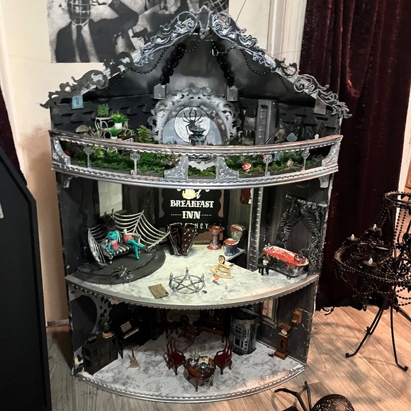 Haunted Dollhouse